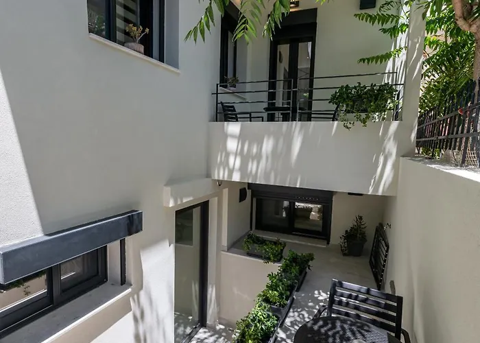 Semi-Basement Apartment - Asklipiou Cube